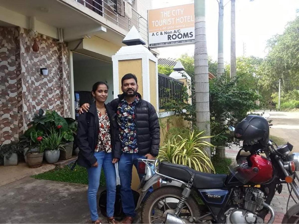 The City Tourist Hotel Anuradhapura Zewnętrze zdjęcie