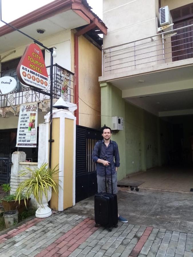 The City Tourist Hotel Anuradhapura Zewnętrze zdjęcie